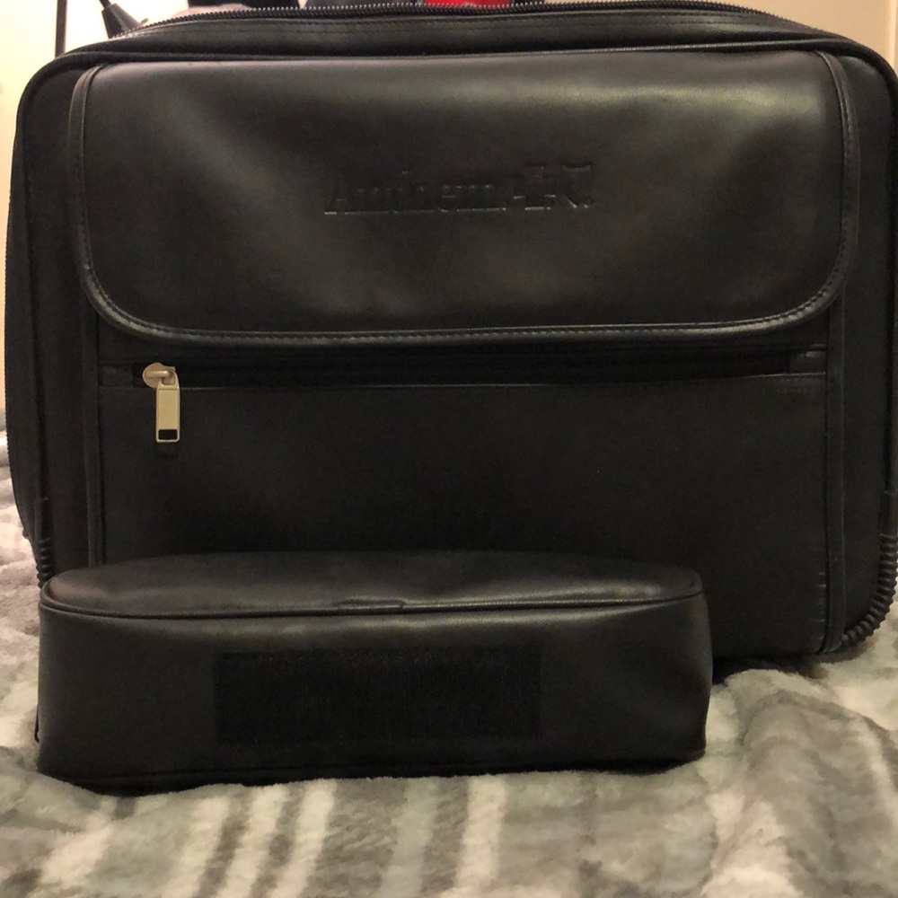 Laptop carrier